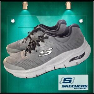 Skechers Men's Grey & Black Arch Fit Athletic Shoes. Size 10 ½